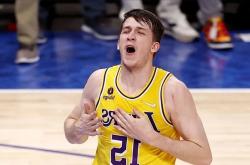 开云体育登录-关于美国网球队绝地反击欧洲网球队，穆雷打破历史纪录的信息