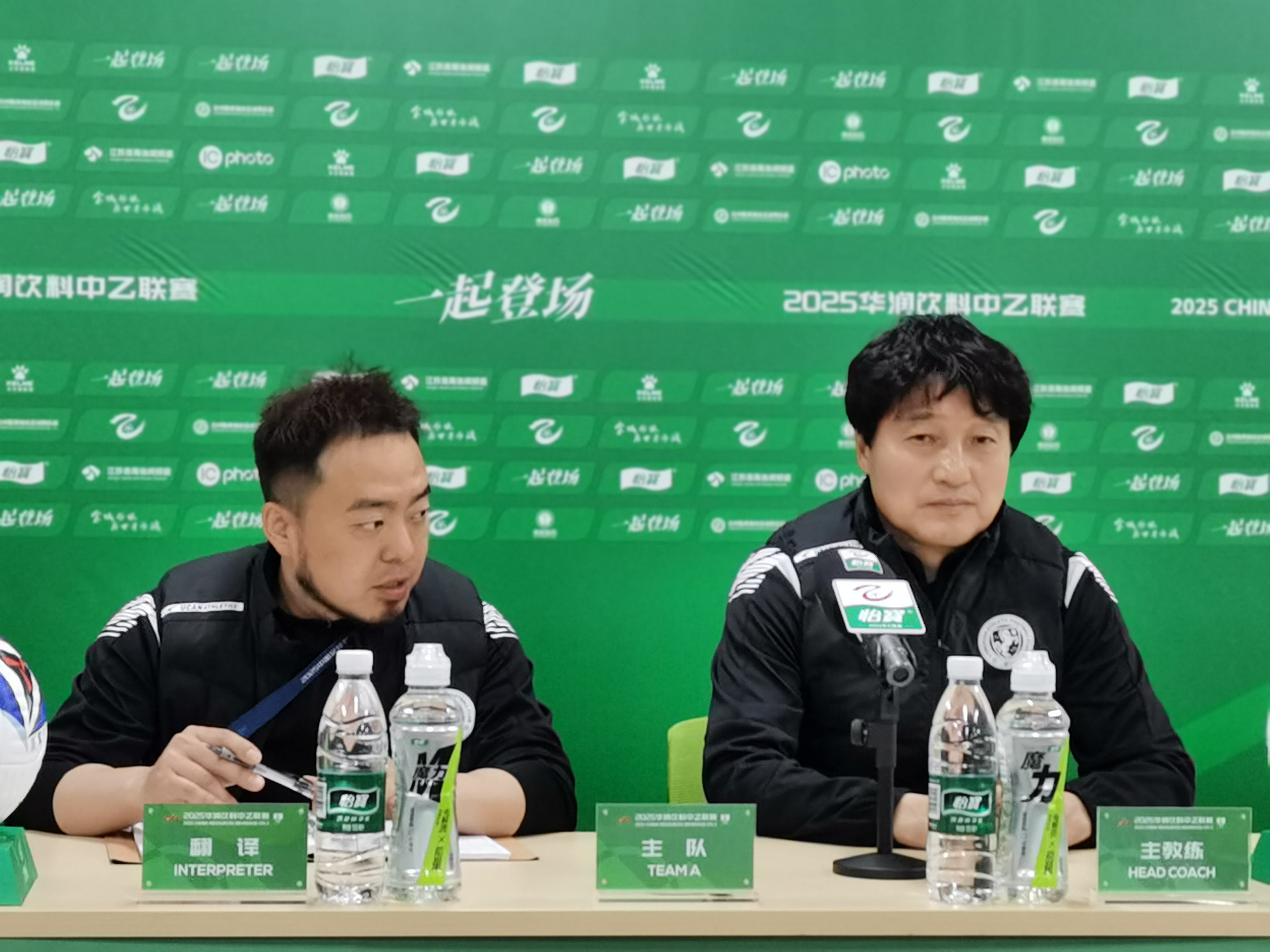 甘肃男篮球员闪光登场，助球队取胜
