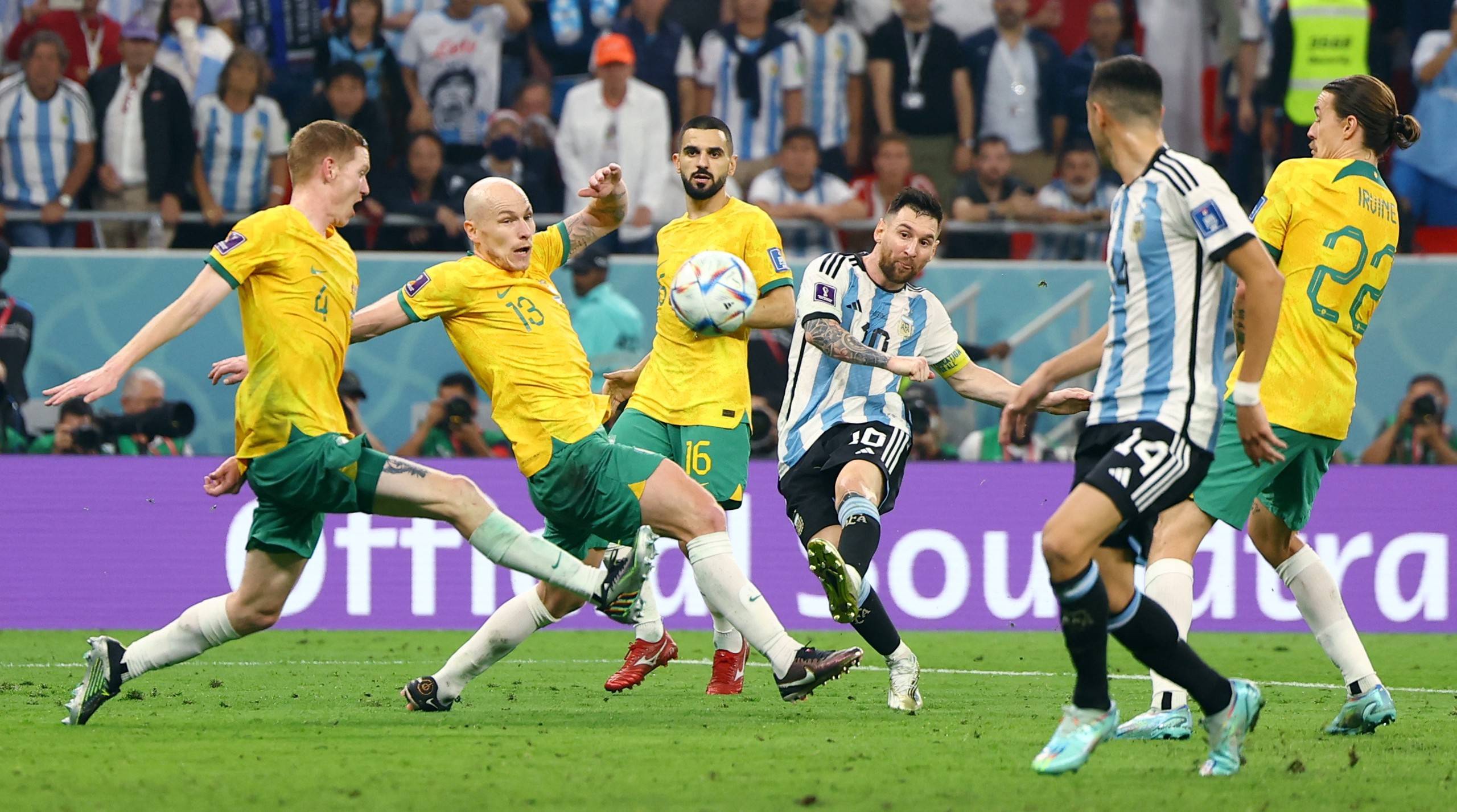 关于荷兰主场取胜，压制对手晋级前途看好的信息