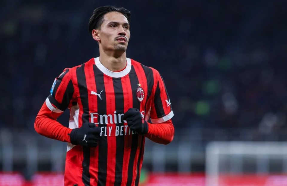 包含AC米兰球员传球成功率极高表现出色的词条