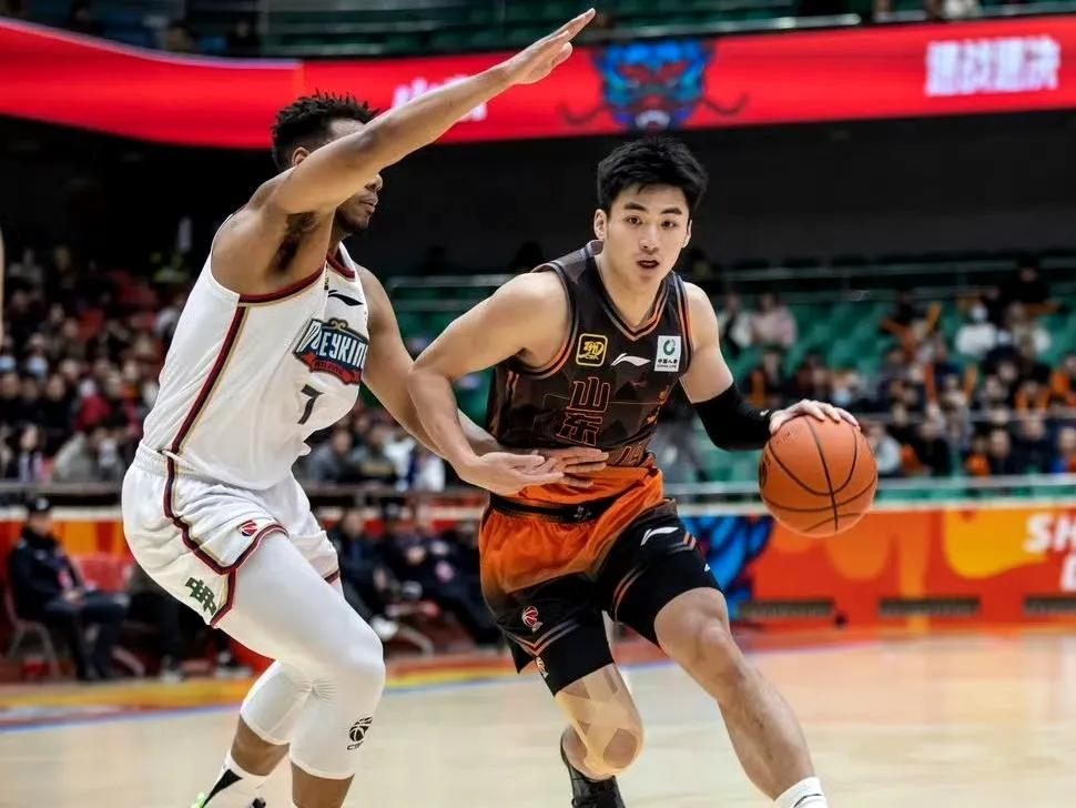 山东男篮主场告捷，战胜江苏男队