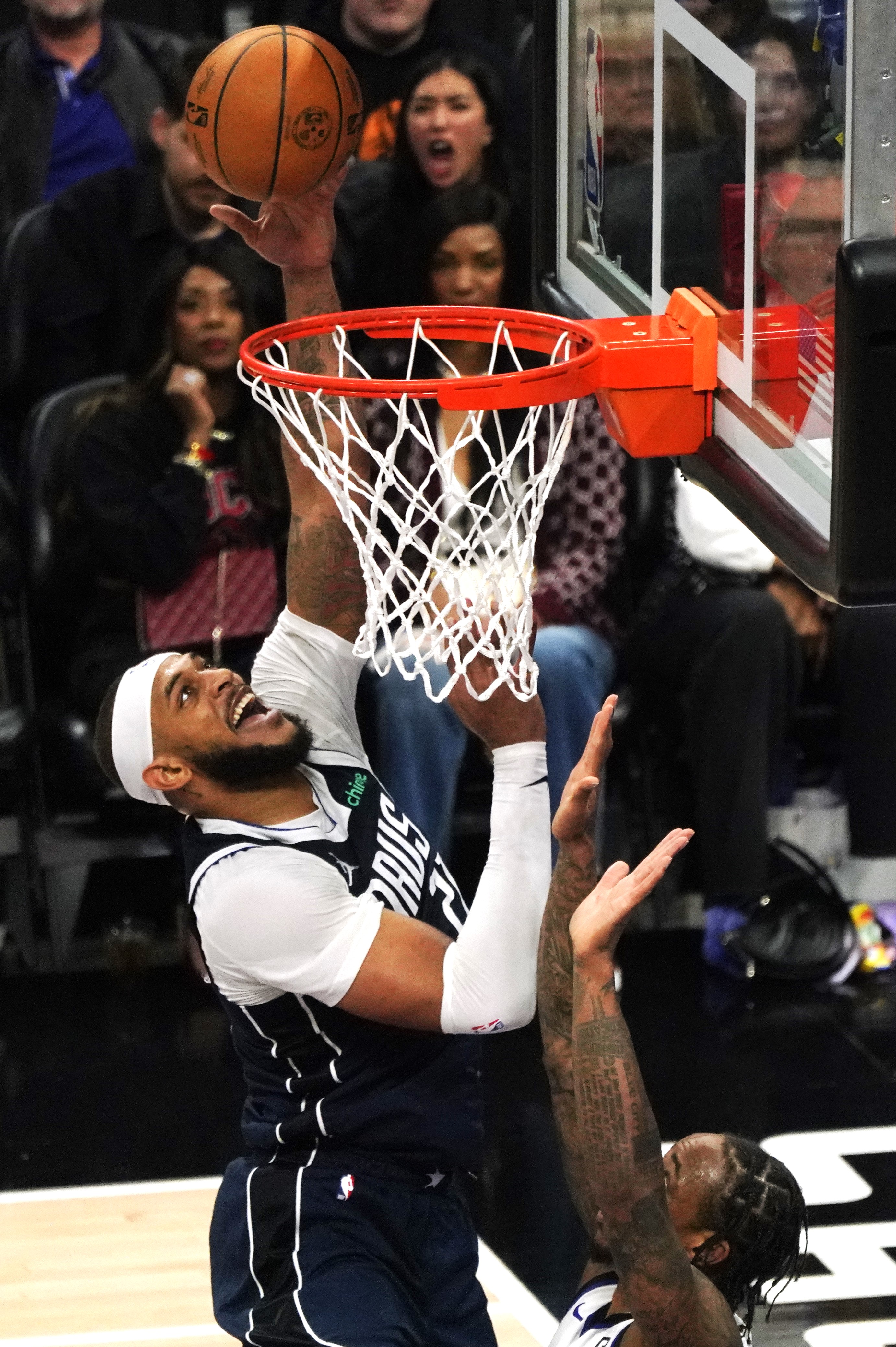 独行侠客场大胜尼克斯，全队篮球发挥出色