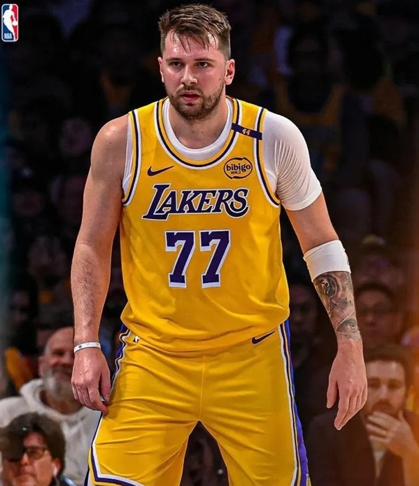 湖人惊险逆转篮网，詹皇再次发威