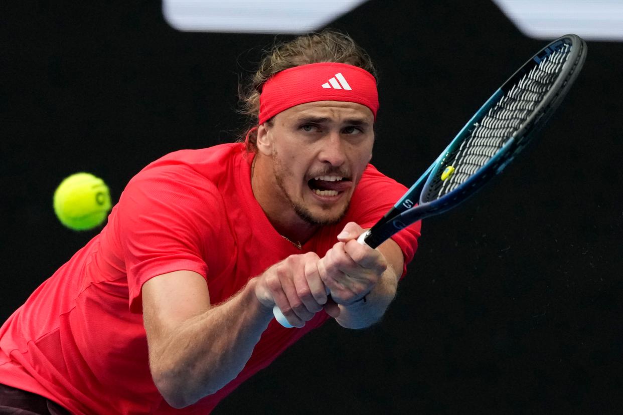 包含英国网球队力克美国网球队，兹维列夫绝境逆转的词条