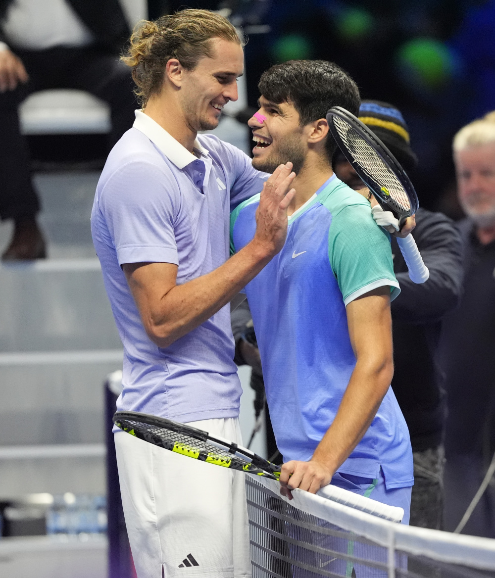 包含西班牙网球队险胜德国网球队，兹维列夫爆发神勇的词条