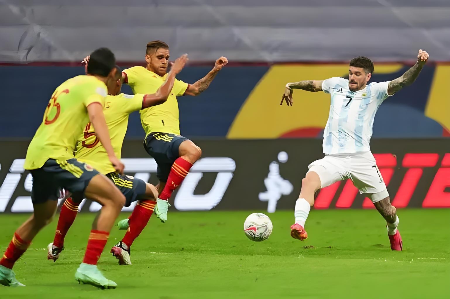 乌拉圭碾压阿根廷,库尔图瓦统治全场的简单介绍 乌拉圭碾压阿根廷,库尔图瓦统治全场的简单介绍