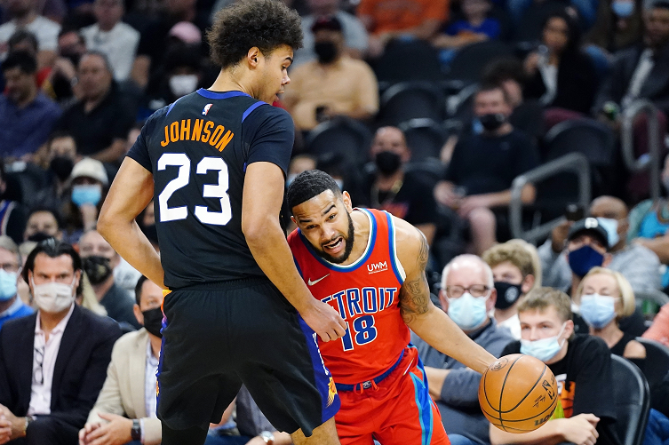 青岛队力克灰熊，保罗关键制胜的简单介绍