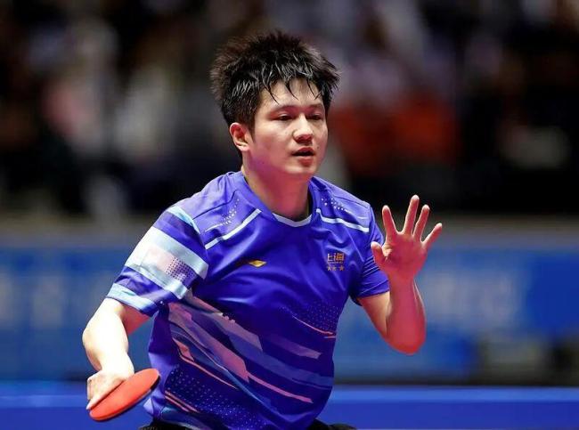 英格兰队险胜奥地利队,樊振东点燃赛场 英格兰队险胜奥地利队,樊振东点燃赛场